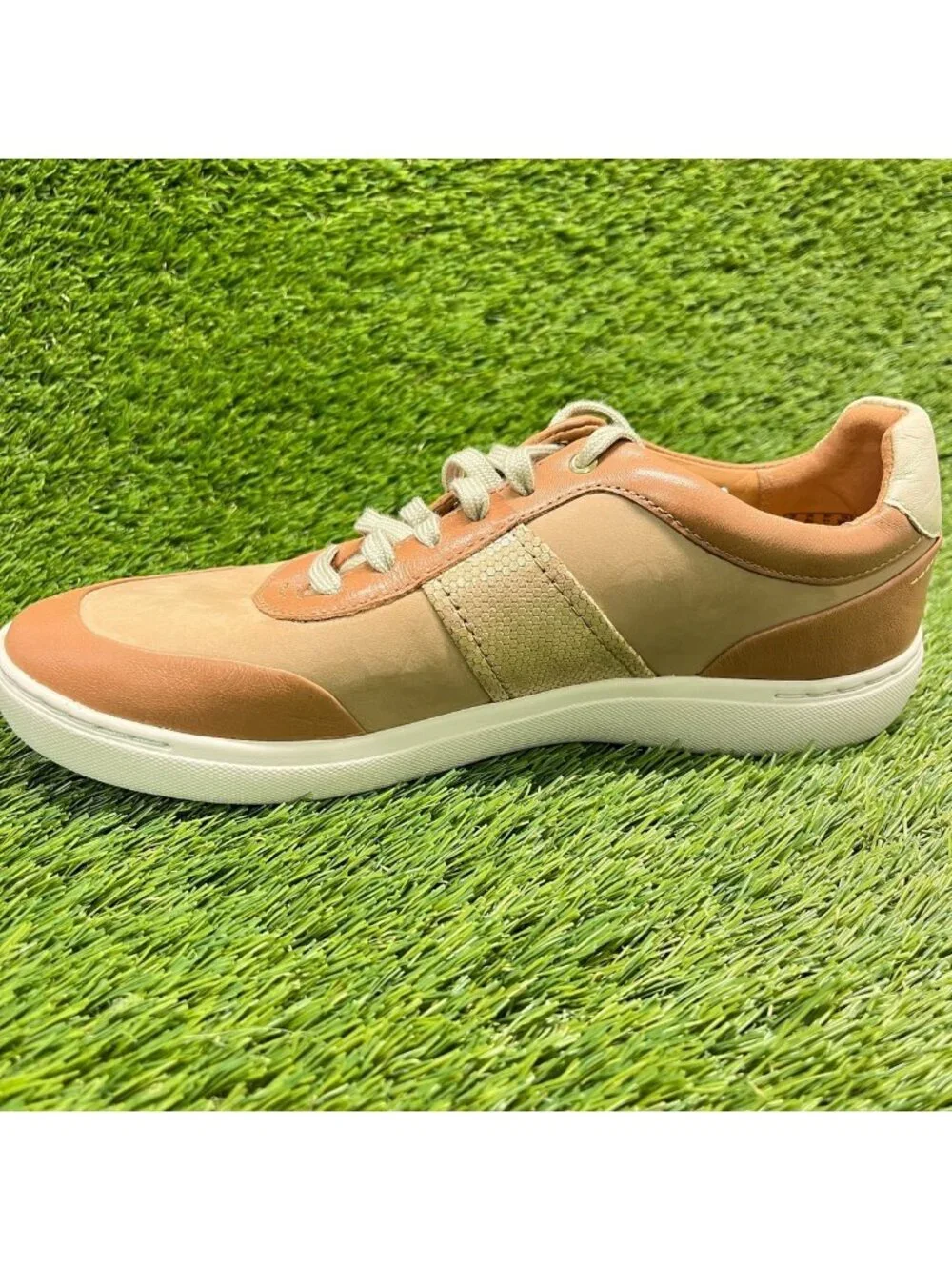 Clarks Nalle Fern Womens Size 9.5 Brown Beige Athletic Leather Shoes Sneakers